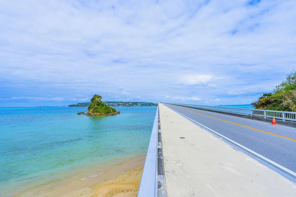 Enjoy a leisurely stroll on the pedestrian walkway of the Kouri Bridge with a view of the scenery